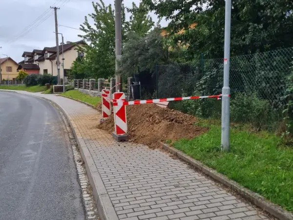 Ručný výkop pod dlažbu a chodník — fotka 5